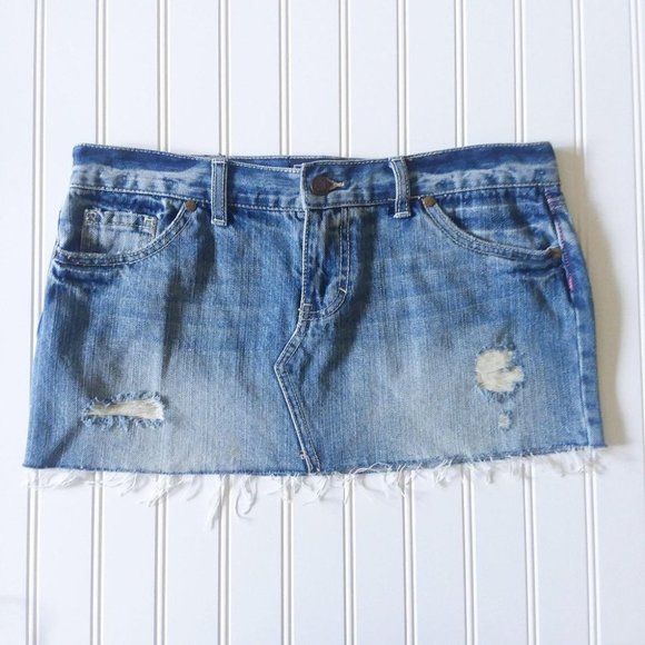 Victoria’s Secret PINK Light Wash Denim Skirt - Picture 1 of 6